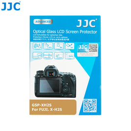 JJC GSP-XH2S 相機鋼化玻璃螢幕保護貼 專為 Fujifilm X-H2 X-H2s 及 Panasonic Lumix S5 全片幅微單眼相機主螢幕與機頂副螢幕設計 採用 0.3mm 超薄 9H 超高硬度光學鋼化玻璃 具備 95% 高透光率防刮防爆與抗指紋疏油塗層 靜電吸附無氣泡自動貼合 2.5D 弧邊設計觸控靈敏順滑 不影響側翻式翻轉螢幕反轉合閉與色彩還原 隨附機頂小螢幕保護膜與清潔工具包 為富士及松下相機提供全方位防護 香港實體店