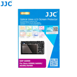 JJC GSP-A6000 相機鋼化玻璃螢幕保護貼 專為 Sony A6600 A6400 A6300 A6100 A6000 A5000 微單眼相機螢幕設計 採用 9H 超高硬度光學鋼化玻璃 具備 95% 高透光率防刮防爆與抗指紋疏油塗層 靜電吸附無氣泡自動貼合 2.5D 弧邊設計觸控靈敏順滑 不影響螢幕翻轉與色彩還原 隨附清潔拭鏡布與除塵配件包 為索尼相機螢幕提供全方位防護 香港實體店