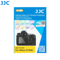 JJC GSP-D7500 相機鋼化玻璃螢幕保護貼 專為 Nikon D7500 單眼相機主螢幕與機頂 LCD 螢幕設計 採用 0.3mm 超薄 9H 超高硬度光學鋼化玻璃 具備 95% 高透光率防刮防爆與抗指紋疏油塗層 靜電吸附無氣泡自動貼合 2.5D 弧邊設計觸控靈敏順滑 不影響翻折螢幕與色彩還原 隨附機頂小螢幕保護膜與清潔工具包 為尼康相機提供全方位防護 香港實體店