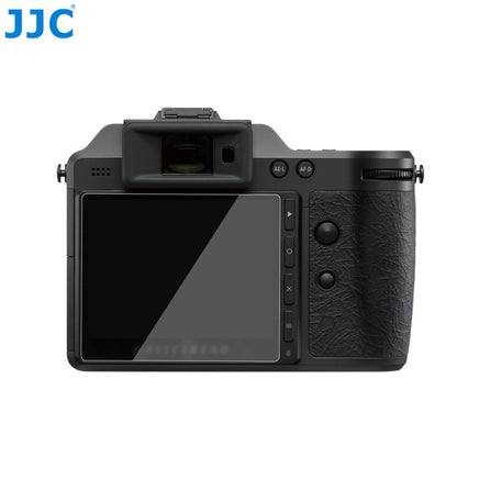 JJC GSP-X2D2 相機鋼化玻璃螢幕保護貼 專為 Hasselblad X2D II 100C 及 X2D 100C 中片幅旗艦相機主螢幕與頂級機頂螢幕設計 採用 0.3mm 超薄 9H 超高硬度光學鋼化玻璃 具備 95% 高透光率防刮防爆與抗指紋疏油塗層 靜電吸附無氣泡自動貼合 2.5D 弧邊設計觸控靈敏順滑 不影響螢幕傾斜翻轉與色彩還原 隨附機頂小螢幕保護膜與清潔工具包 為哈蘇相機螢幕提供全方位防護 香港實體店