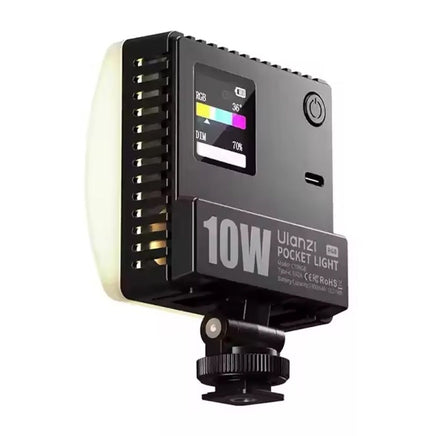 Ulanzi C10RGB 10W 1/4 冷靴口袋燈 L205，具備 10W 大功率輸出、全彩 RGB 色彩調節與多種燈光特效模式，機身小巧便攜並內建 1/4 螺絲孔與冷靴接口，完美滿足攝影補光、Vlog 創作、直播及營造創意氛圍的照明需求 - 香港實體店