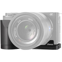 Ulanzi R095 鋁合金 L 型支架，專為 Sony ZV-E10 設計，提供更佳握感並支援快速切換垂直與水平拍攝，相機拓展架